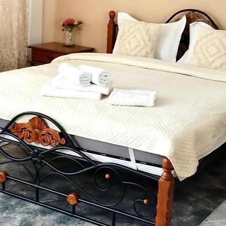 Like Home Apartments&Rooms Алма Ата Екстериор снимка