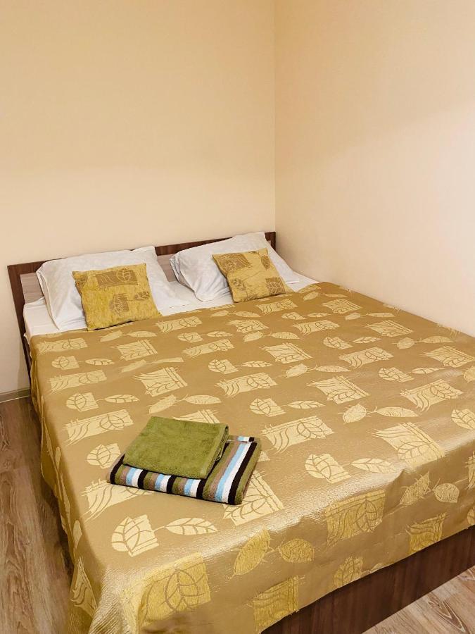 Like Home Apartments&Rooms Алма Ата Екстериор снимка
