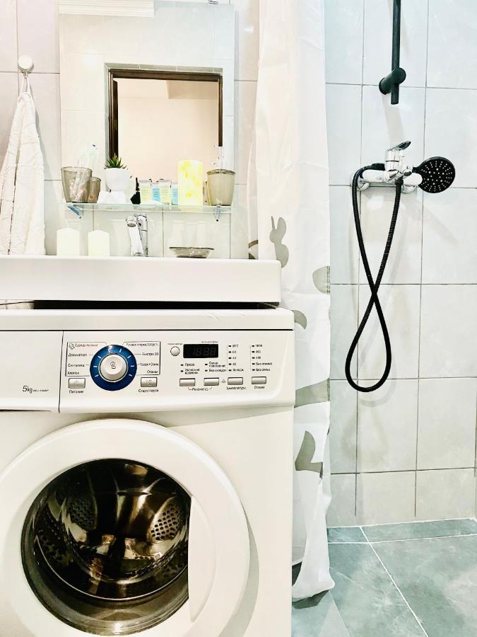 Like Home Apartments&Rooms Алма Ата Екстериор снимка