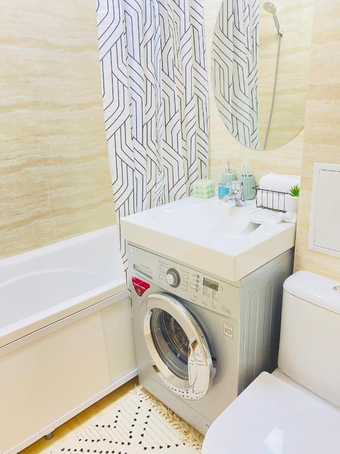 Like Home Apartments&Rooms Алма Ата Екстериор снимка