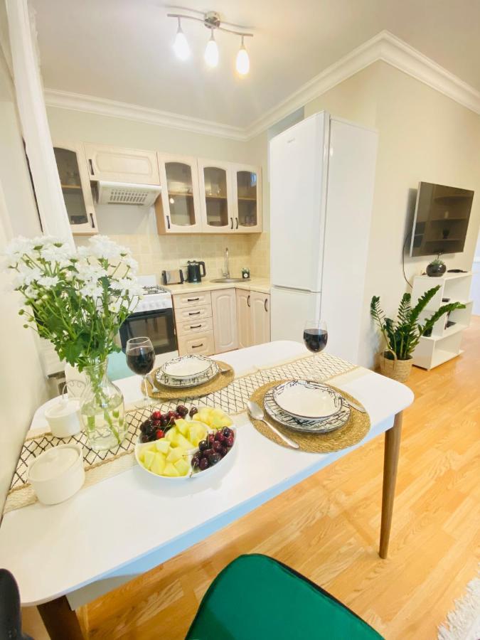 Like Home Apartments&Rooms Алма Ата Екстериор снимка