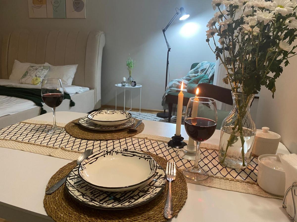Like Home Apartments&Rooms Алма Ата Екстериор снимка
