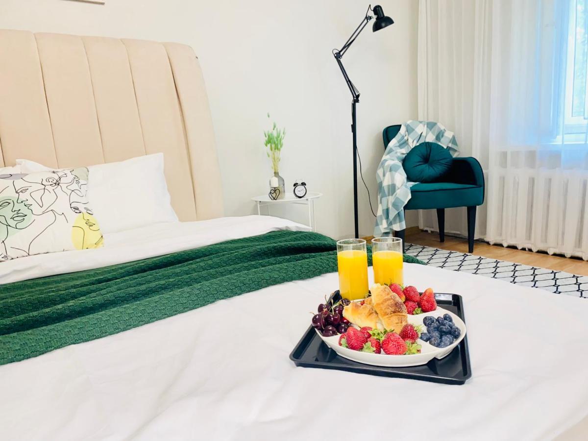 Like Home Apartments&Rooms Алма Ата Екстериор снимка