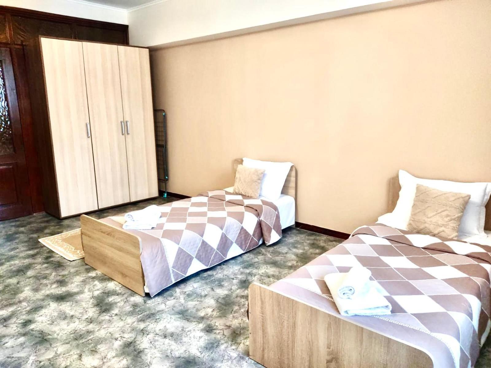Like Home Apartments&Rooms Алма Ата Екстериор снимка